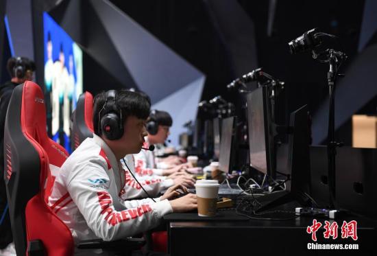 电竞赛事联盟化带来金钱、冠军和送不出的怪味豆(图5)